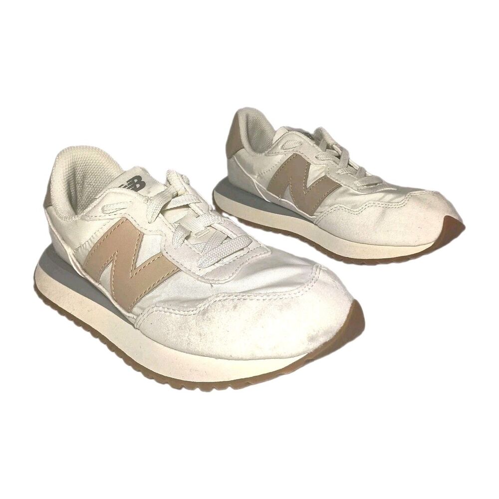 New Balance 237 Sneakers Sea Salt White/Incense Beige Women 6 Boys 4.5 M GS237CJ